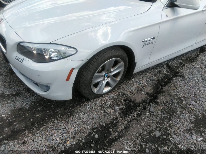 2013 BMW 5 SERIES 528I XDRIVE - WBAXH5C5XDD113767