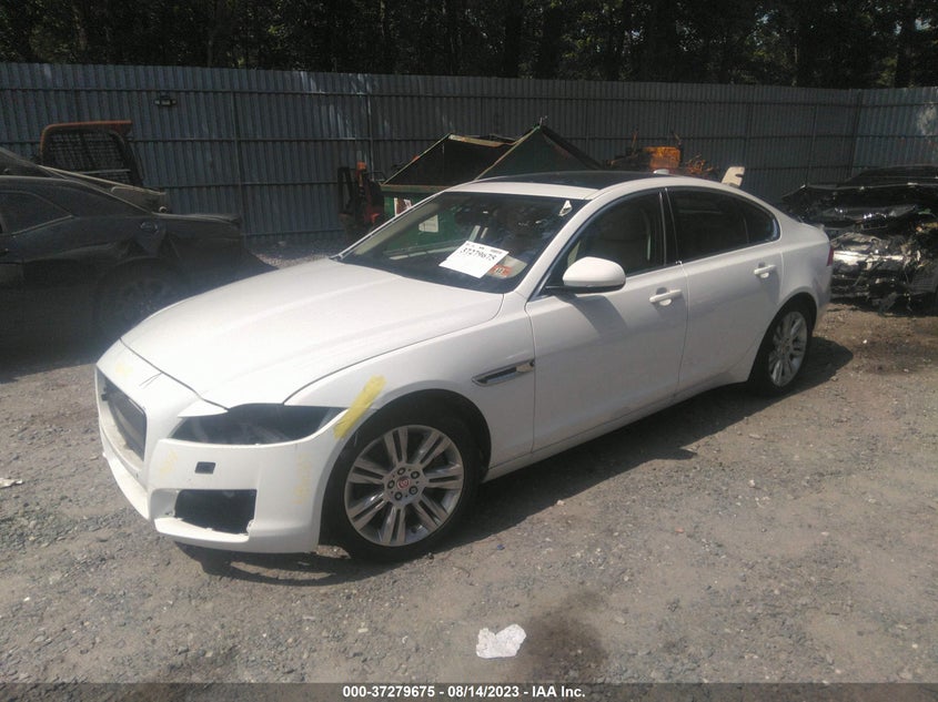 VIN SAJBJ4BVXHCY35217 2017 JAGUAR XF 35T PREMIUM