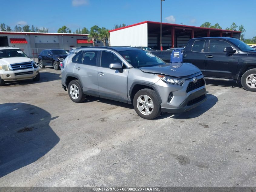 2T3W1RFV1LC072647 Toyota RAV4 XLE/XLE PREMIUM