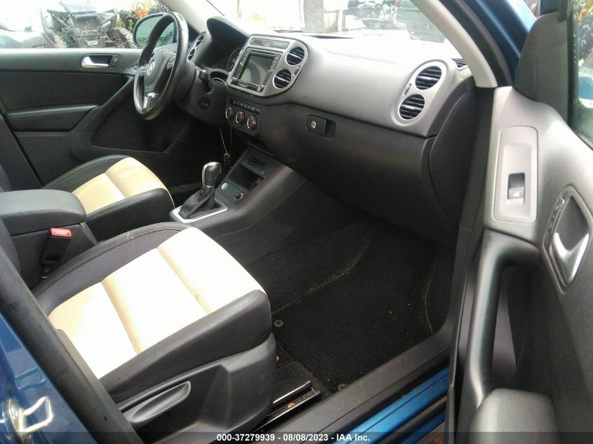2017 VOLKSWAGEN TIGUAN - WVGBV7AX4HK016986