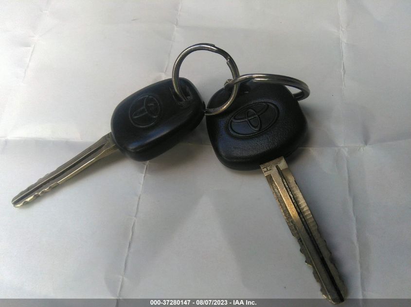 2015 TOYOTA SIENNA LE - 5TDKK3DC8FS596084