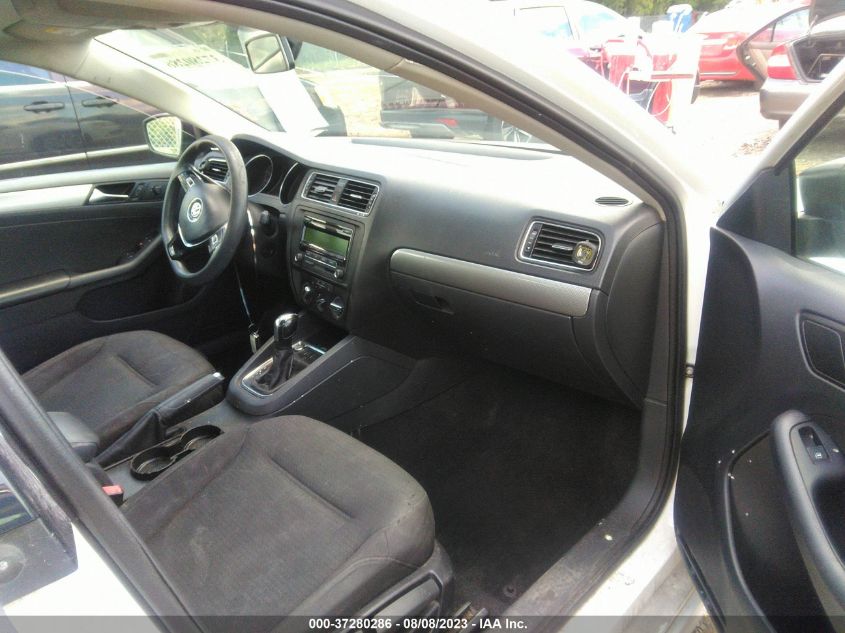 2015 VOLKSWAGEN JETTA SEDAN 1.8T SE - 3VWD17AJ2FM285270