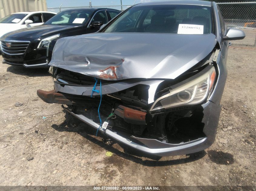 2016 HYUNDAI SONATA 2.4L SE - 5NPE24AF7GH273721