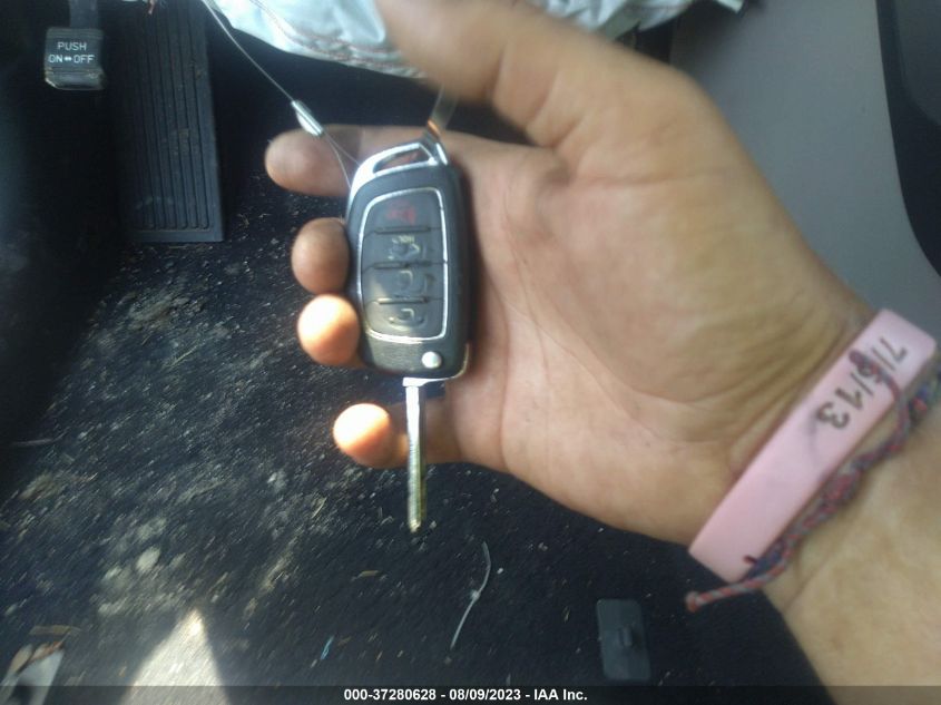 2016 HYUNDAI SONATA 2.4L SE - 5NPE24AF5GH310748