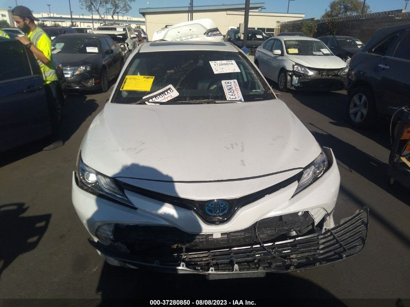 2020 TOYOTA CAMRY HYBRID XLE - 4T1F31AK4LU012328