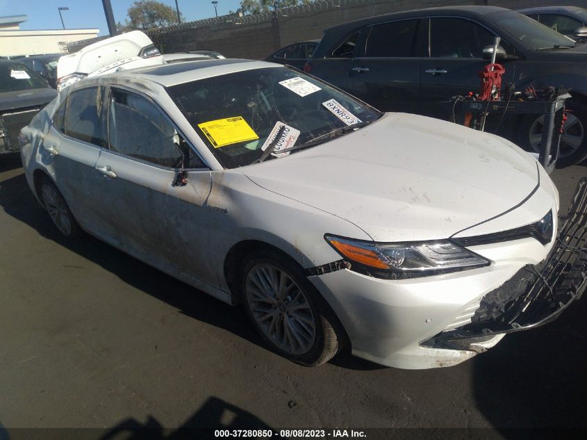 2020 TOYOTA CAMRY HYBRID XLE - 4T1F31AK4LU012328