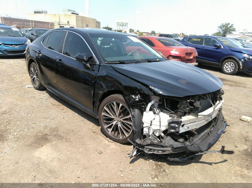 2018 TOYOTA CAMRY SE - 4T1B11HK2JU620419