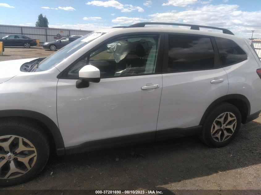 VIN JF2SKAJC4MH559819 2021 SUBARU FORESTER PREMIUM