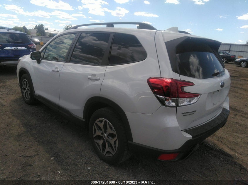 VIN JF2SKAJC4MH559819 2021 SUBARU FORESTER PREMIUM