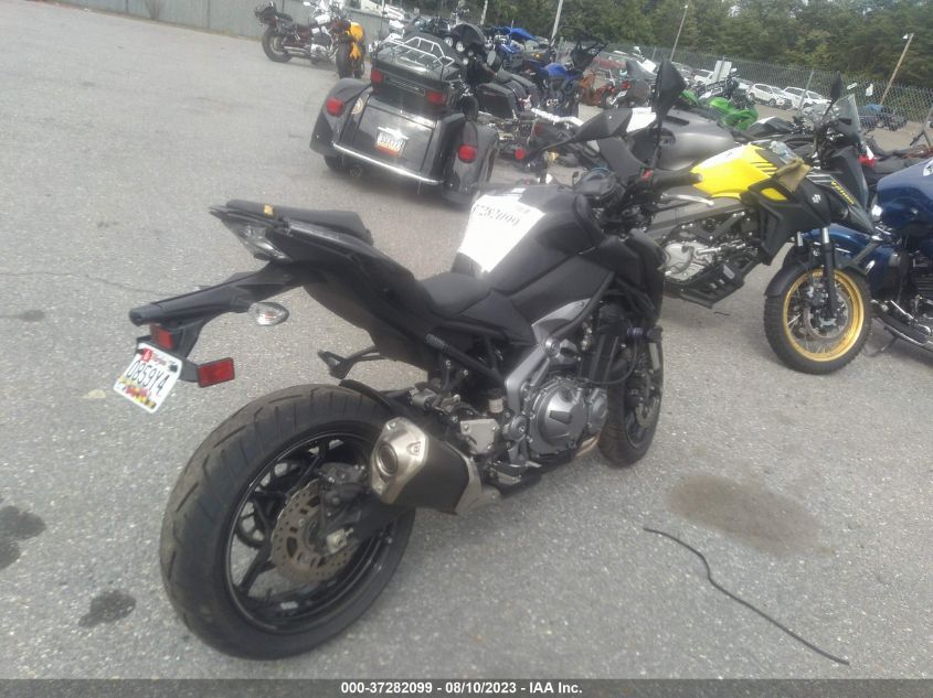 2017 KAWASAKI ZR900 - JKAZR2A10HDA21352