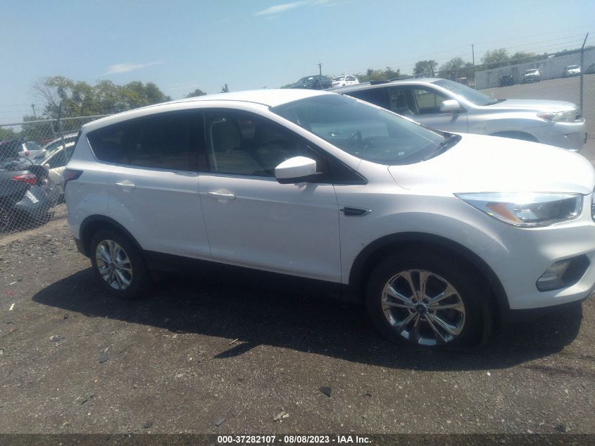 2017 FORD ESCAPE SE - 1FMCU9G97HUE13334