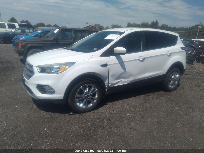 2017 FORD ESCAPE SE - 1FMCU9G97HUE13334