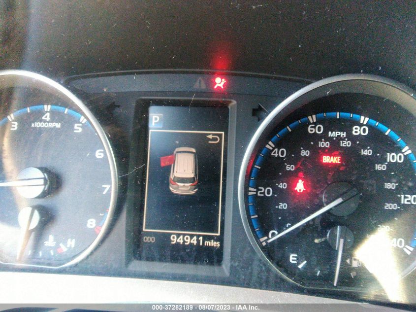 2018 TOYOTA RAV4 LE - JTMZFREV8JD113459