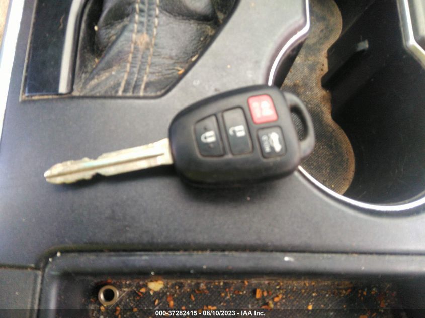2017 TOYOTA CAMRY SE - 4T1BF1FK0HU810119