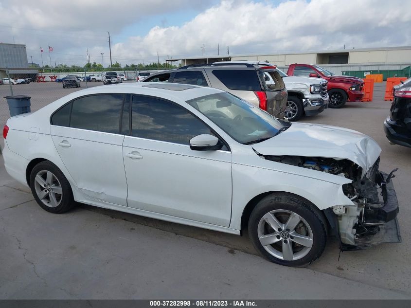 2014 VOLKSWAGEN JETTA SEDAN TDI W/PREMIUM - 3VWLL7AJ1EM419349