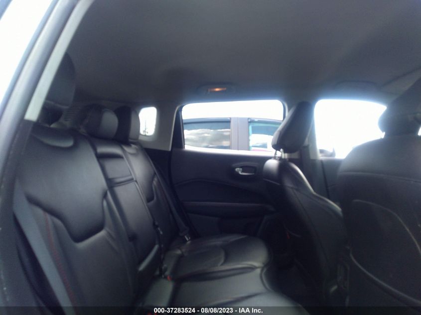 VIN 3C4NJDDB2KT811178 2019 JEEP COMPASS TRAILHAWK
