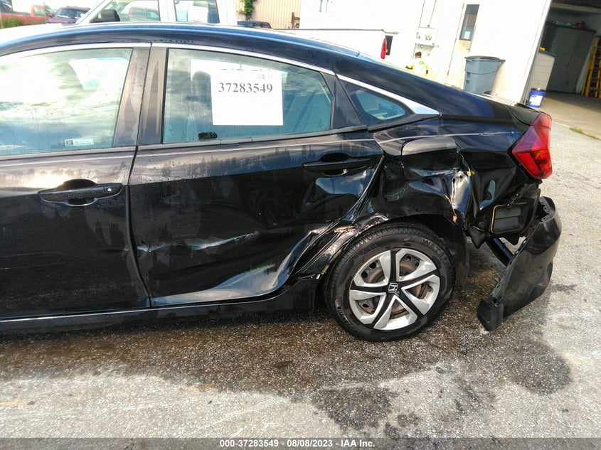 VIN 2HGFC2F58JH575476 2018 HONDA CIVIC SEDAN LX