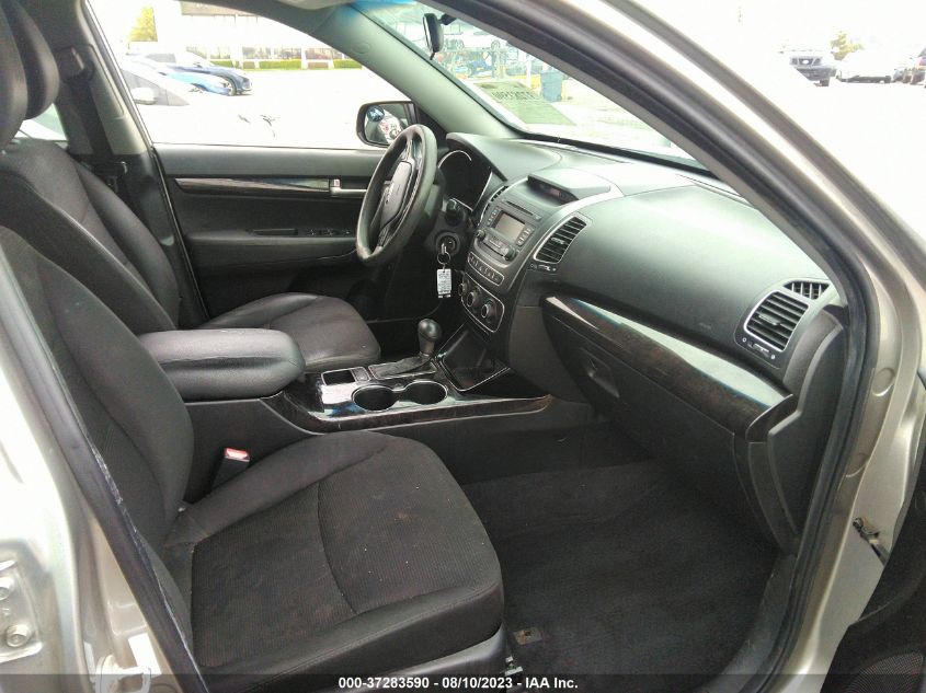 2014 KIA SORENTO LX - 5XYKT4A60EG426265