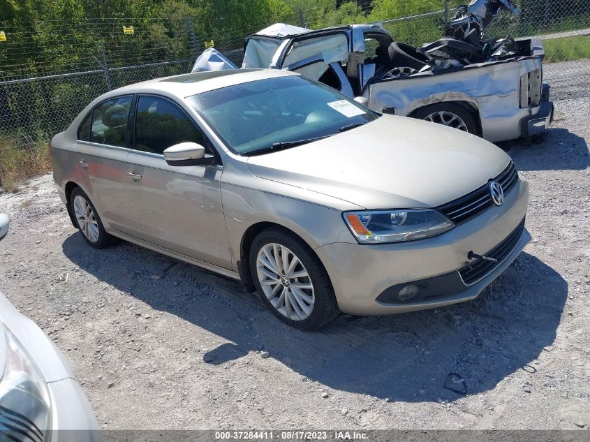 2013 VOLKSWAGEN JETTA SEDAN TDI W/PREMIUM/NAV - 3VWLL7AJ2DM234581