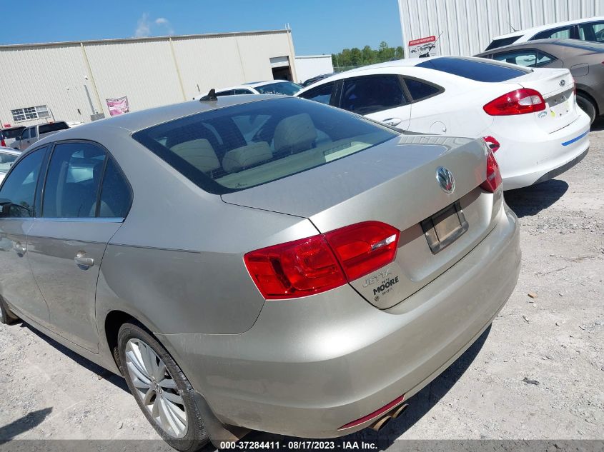 2013 VOLKSWAGEN JETTA SEDAN TDI W/PREMIUM/NAV - 3VWLL7AJ2DM234581