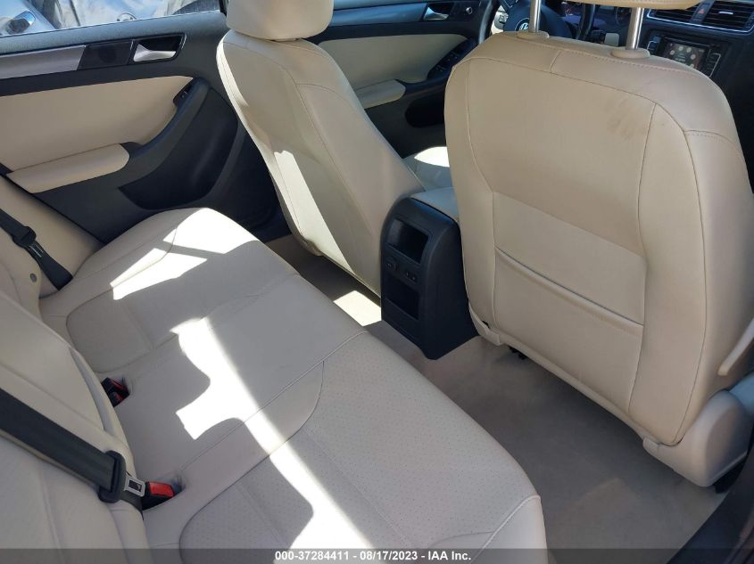 2013 VOLKSWAGEN JETTA SEDAN TDI W/PREMIUM/NAV - 3VWLL7AJ2DM234581