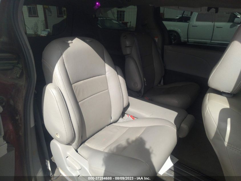 2018 TOYOTA SIENNA LE - 5TDKZ3DC5JS932360