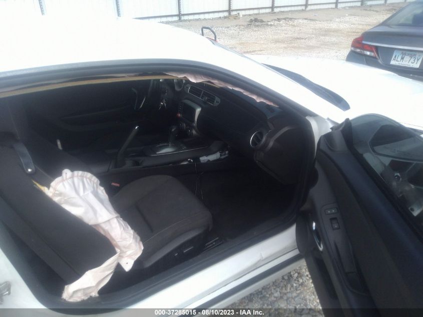 2015 CHEVROLET CAMARO LT - 2G1FD1E30F9297947