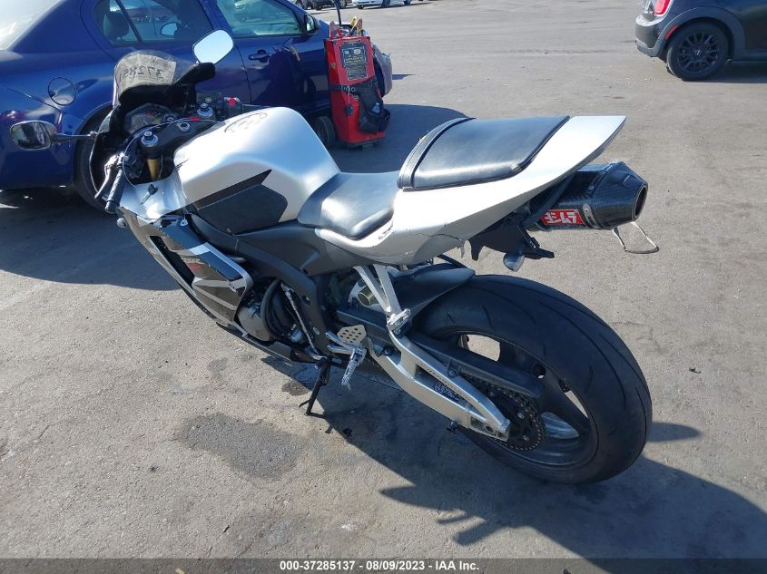 2005 HONDA CBR600 RR - JH2PC37015M200938