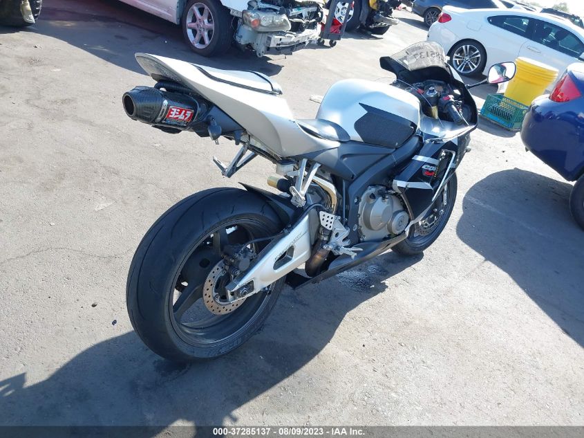 2005 HONDA CBR600 RR - JH2PC37015M200938