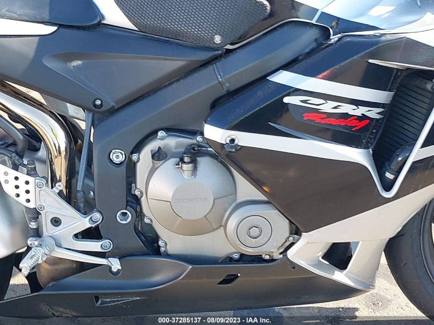 2005 HONDA CBR600 RR - JH2PC37015M200938