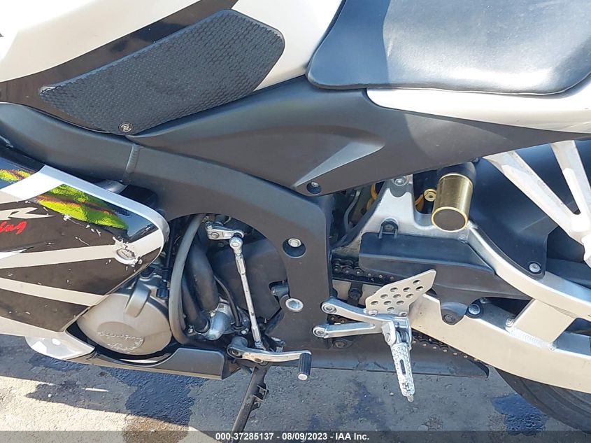 2005 HONDA CBR600 RR - JH2PC37015M200938