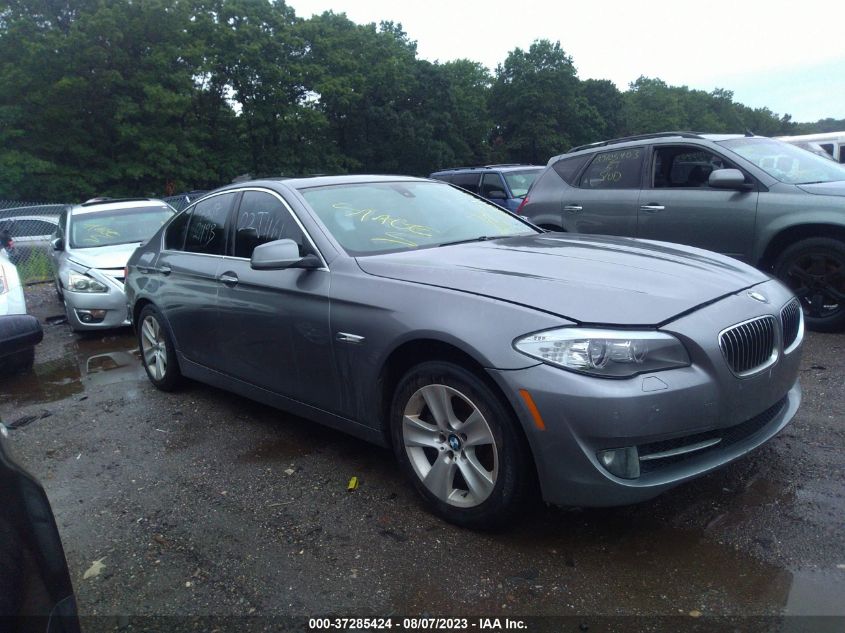 2013 BMW 5 SERIES 528I XDRIVE - WBAXH5C51DD110210