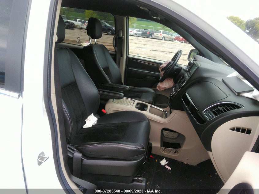VIN 2C4RDGCG8JR327718 2018 DODGE GRAND CARAVAN SXT