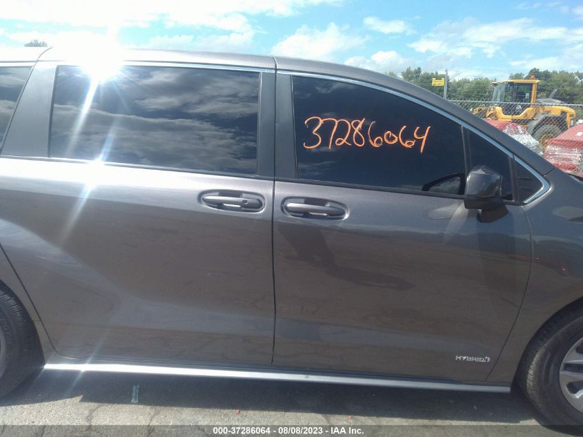 2021 TOYOTA SIENNA LE - 5TDKRKEC2MS046560