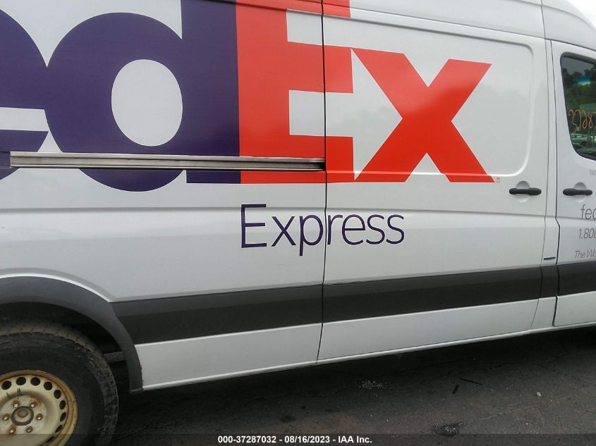 2015 MERCEDES-BENZ SPRINTER CARGO VANS WD3PE8DB4FP128617