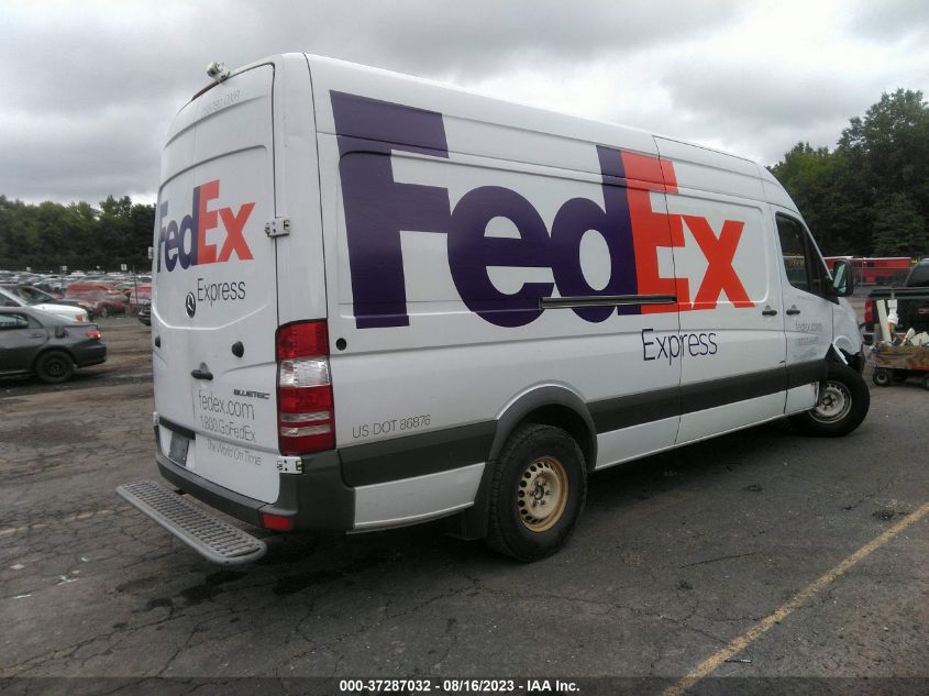 2015 MERCEDES-BENZ SPRINTER CARGO VANS WD3PE8DB4FP128617