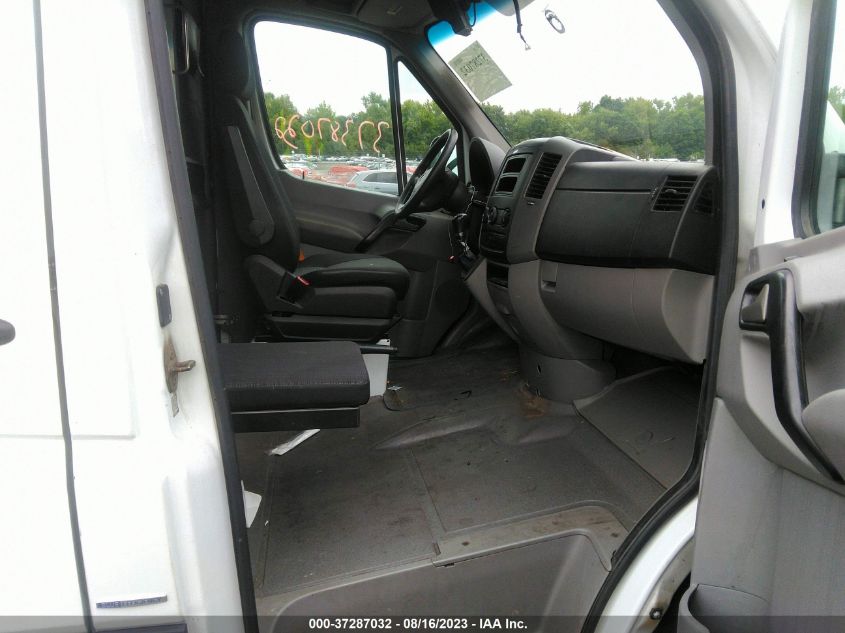2015 MERCEDES-BENZ SPRINTER CARGO VANS WD3PE8DB4FP128617