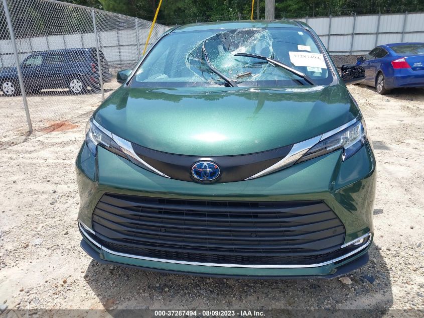 2022 TOYOTA SIENNA XLE - 5TDYRKEC1NS084812