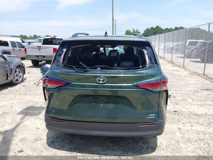 2022 TOYOTA SIENNA XLE - 5TDYRKEC1NS084812