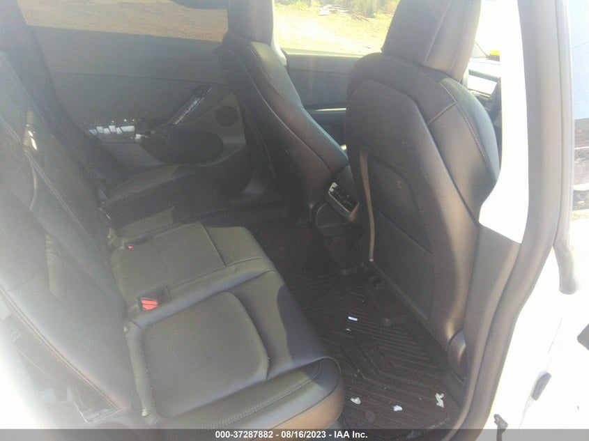 VIN 7SAYGDEE7NF315674 2022 TESLA MODEL Y
