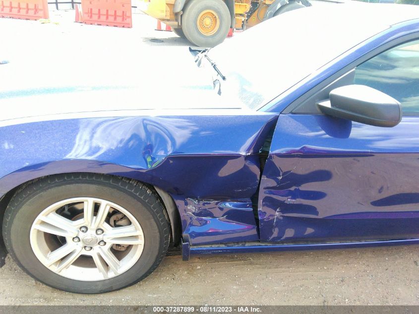 2014 FORD MUSTANG V6 - 1ZVBP8AM3E5274482