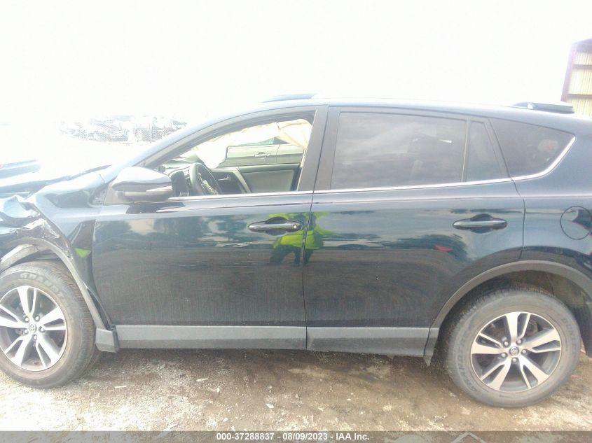 2017 TOYOTA RAV4 XLE - JTMRFREV6HJ135407