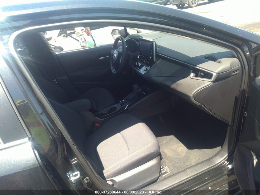 VIN 5YFEPRAE0LP113702 2020 TOYOTA COROLLA LE