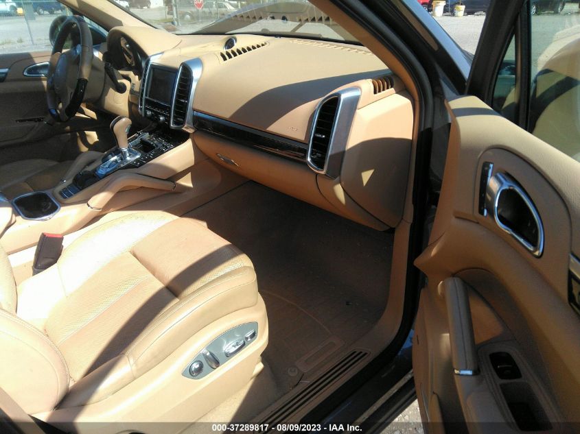 2013 PORSCHE CAYENNE DIESEL - WP1AF2A2XDLA24453