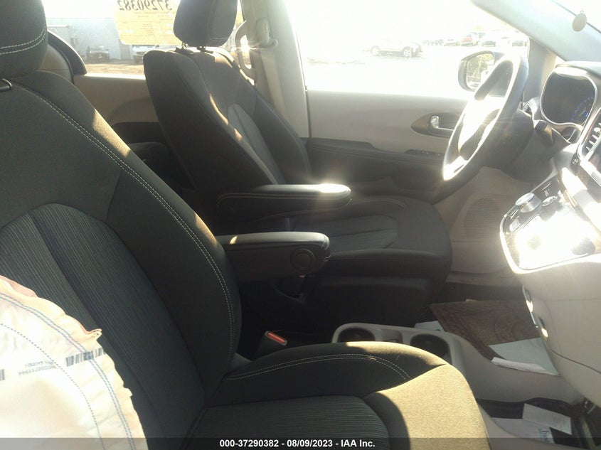 VIN 2C4RC1AG9LR146259 2020 CHRYSLER VOYAGER L
