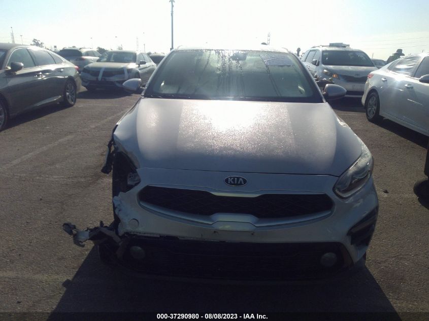 3KPF24AD6ME267735 Kia Forte LXS 12