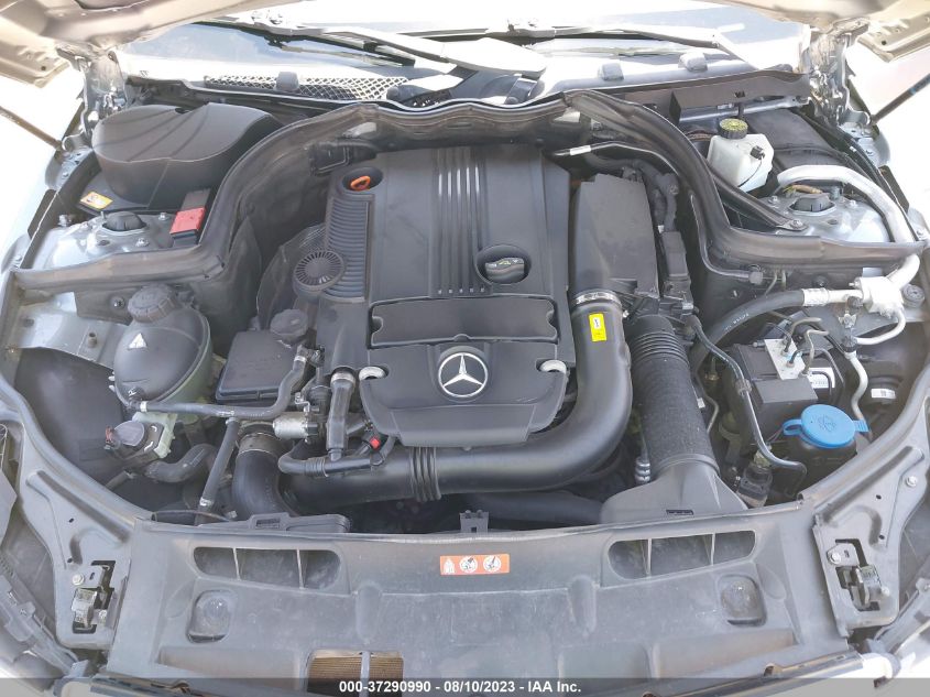 2013 MERCEDES-BENZ C 250 SPORT/LUXURY WDDGF4HB3DR268980