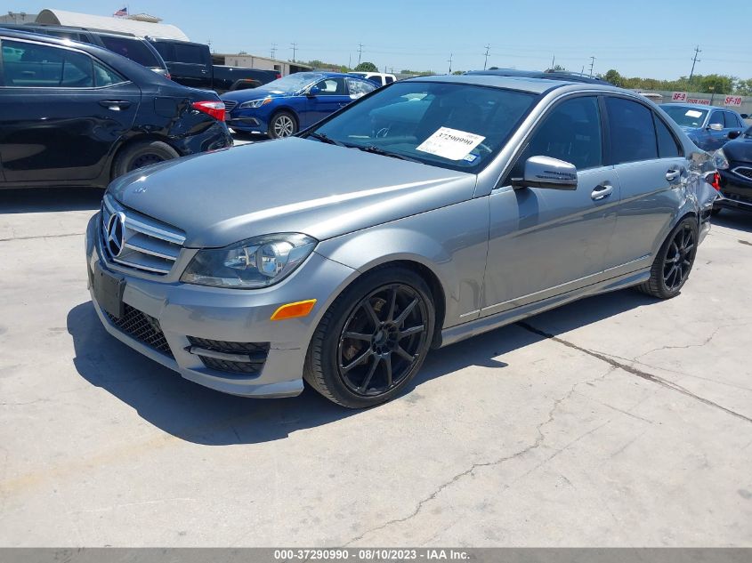 2013 MERCEDES-BENZ C 250 SPORT/LUXURY WDDGF4HB3DR268980