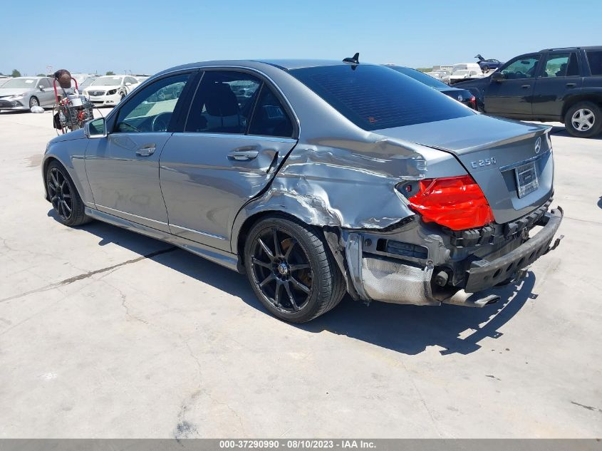 2013 MERCEDES-BENZ C 250 SPORT/LUXURY WDDGF4HB3DR268980