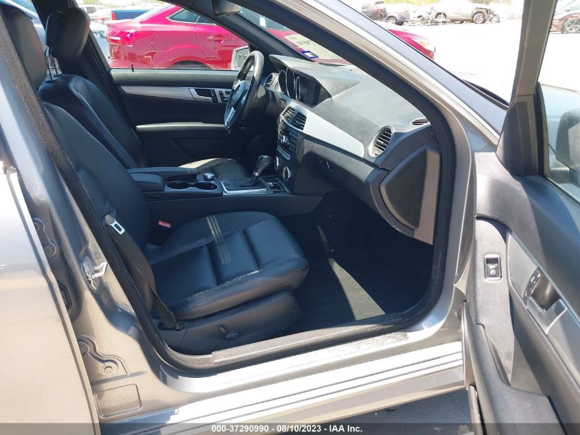 2013 MERCEDES-BENZ C 250 SPORT/LUXURY WDDGF4HB3DR268980